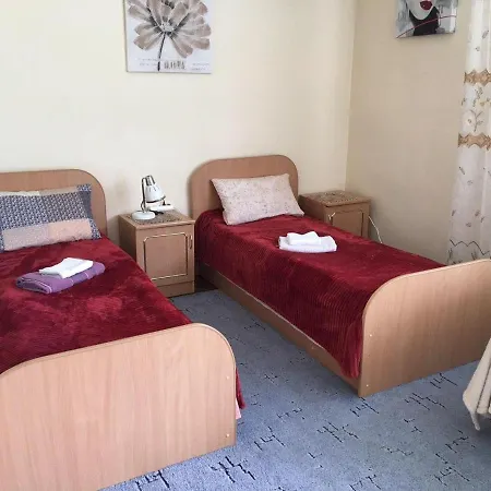 Usadba Bilya Richky * Skole