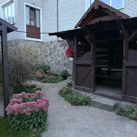 Usadba Bilya Richky * Skole