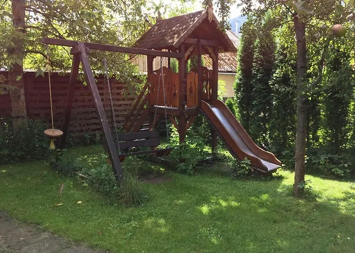 Domek alpejski Usadba Bilya Richky *