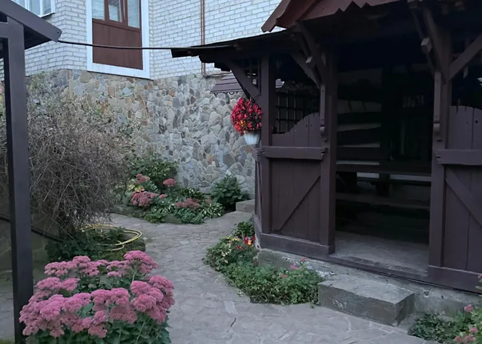 Usadba Bilya Richky * Skole