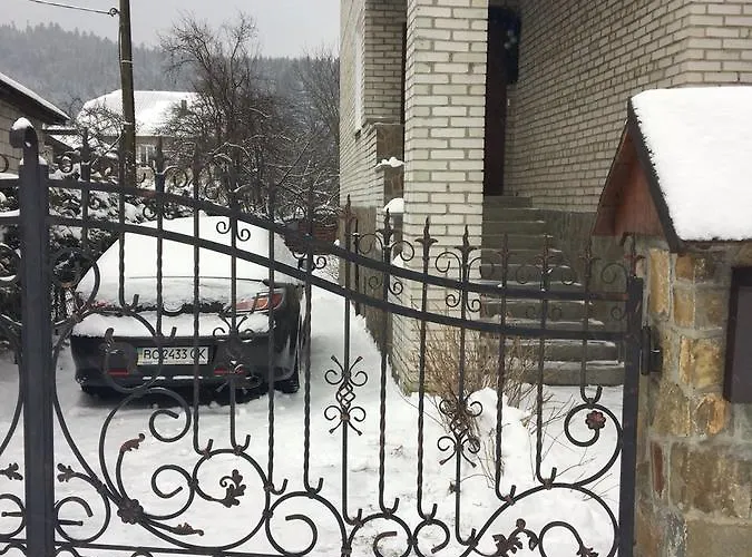 Domek alpejski Usadba Bilya Richky Skole